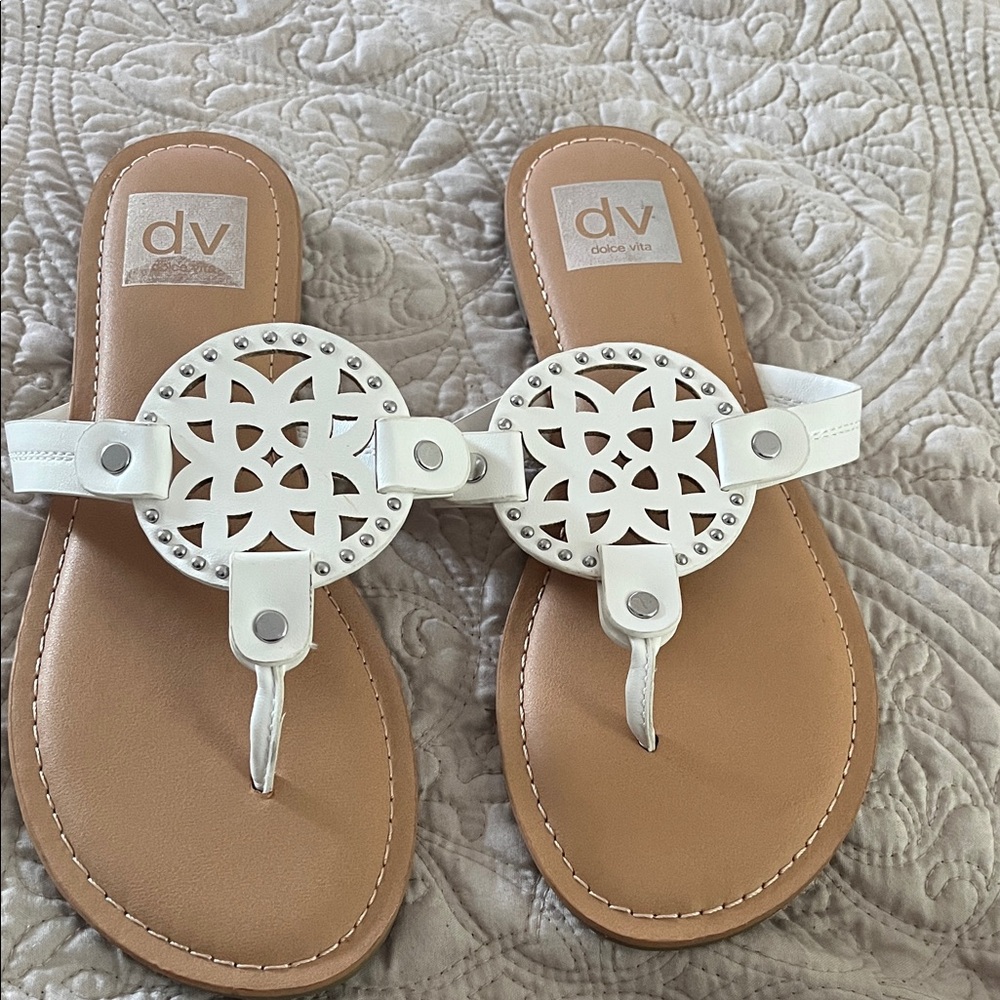 DV by Dolce Vita Women's White and Tan Sandals